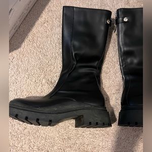 Brand new Zip up mid rise faux leather boots